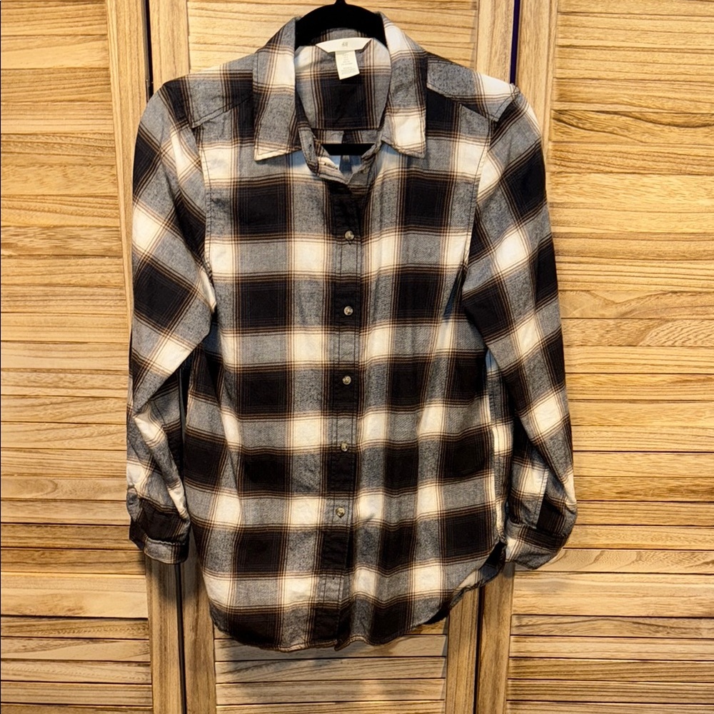 H&M Men's Black White Brown Plaid Button-Up Flannel Shirt Size Small